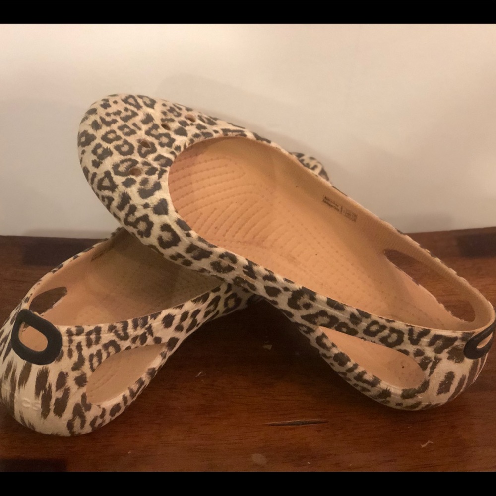Leopard print Crocs